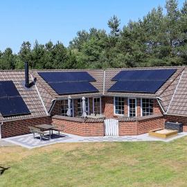 4 star holiday home in Oksbøl，位于Øster Vrøgum的酒店