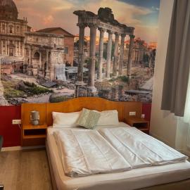 Hotel - Restaurant Zur Linde，位于Wöllstein的酒店