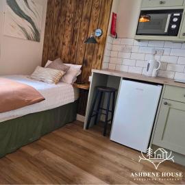 Breeze Room 10 - Peaceful Single - New Forest，位于Dibden的酒店