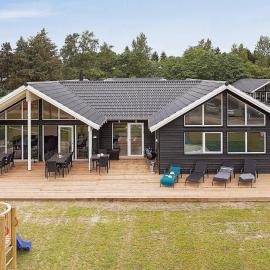 5 star holiday home in Vejby，位于瓦伊比的酒店