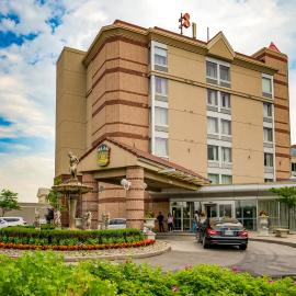 Monte Carlo Inn Airport Suites，位于米西索加的酒店