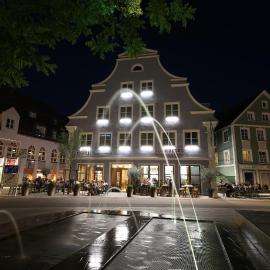 Hotel am Schrannenplatz，位于梅明根的酒店