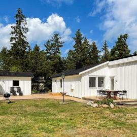 4 star holiday home in Mönsterås-By Traum，位于门斯特罗斯的酒店