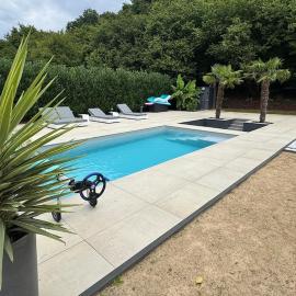 Villa Baloo avec piscine et jacuzzi，位于Mellet的酒店