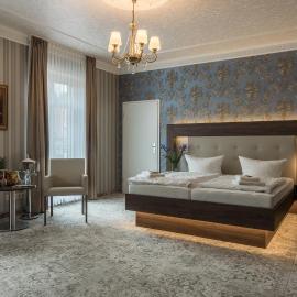Hotel Schwarzer Adler Tangermünde，位于唐格明德的酒店