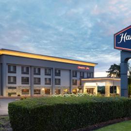 Hampton Inn Portland East，位于Interlachen的酒店