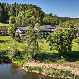 Gasthof Pension Fischerstüberl，位于Blaibach的酒店