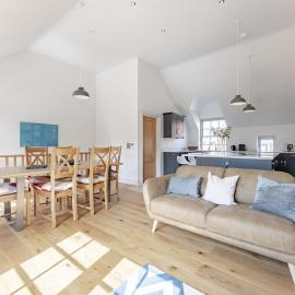 The Sandpiper - Norfolk Cottage Agency，位于Docking的酒店