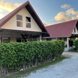 Tihimani Lodge Village，位于Rangiroa的酒店