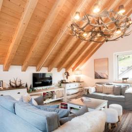 Swiss Family Chalet，位于安德马特的酒店