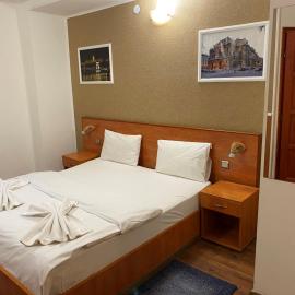 Easy Star Hotel