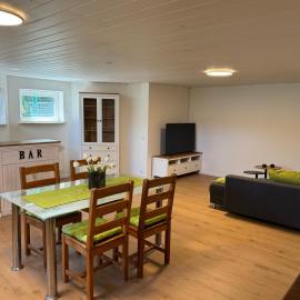 Große Wohnung am Segelflugplatz，位于马尔平根的酒店