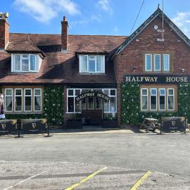 Halfway House Inn Country Lodge，位于约维尔的酒店