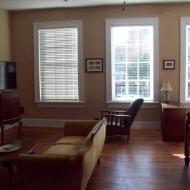 Large Historic Downtown Loft Front，位于梅肯的酒店
