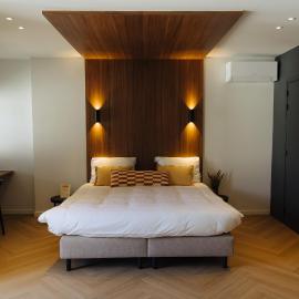 Door9 Hasselt - Digital Hotel & Restaurant，位于哈瑟尔特的酒店
