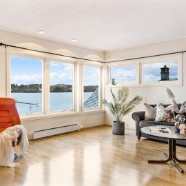 Fjordside Escape - Spacious apartment with amazing views，位于Tysnes的酒店