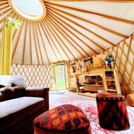 Star-Lake Yurt Sanctuary Waterview，位于Red Bay的酒店