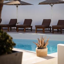 Noir Santorini，位于莫诺利索斯的酒店