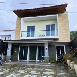 The Villa Nirvana Tawangmangu，位于塔旺曼谷的酒店
