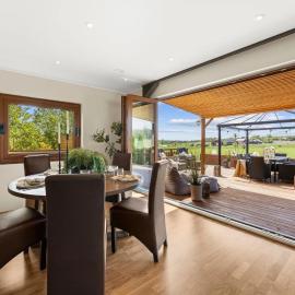 House with nice outdoor areas，位于Ås的酒店