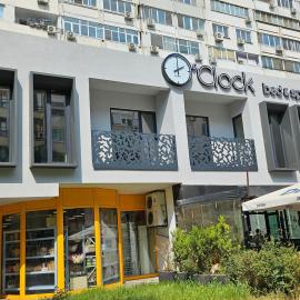 O'clock bed & SPA，位于布尔加斯的酒店