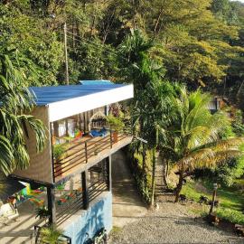 Cabaña Paraíso/ Jacuzzi Vista Panorámica a la Ciudad，位于比亚维森西奥的酒店