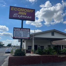 Economy Inn Express，位于Stuttgart的酒店