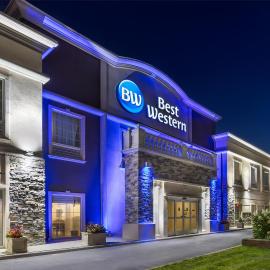 Best Western Bar Harbour Inn，位于Massapequa Park的酒店