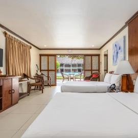 Bluewater Maribago Beach Resort，位于麦克坦的酒店