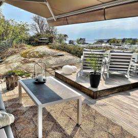 Stavern Cottage with sea views near the beach，位于拉尔维克的酒店