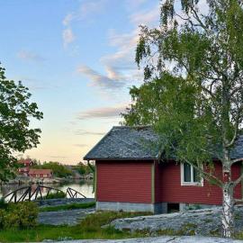 Stuga på Möja-en skärgårdspärla i Kyrkviken，位于Möja的酒店