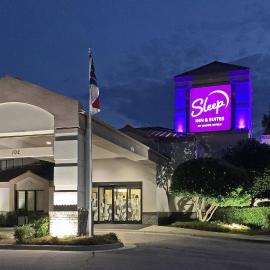 Sleep Inn & Suites Spring Lake - Fayetteville near Fort Bragg，位于斯普林莱克的酒店