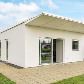 5 star holiday home in Ringkøbing，位于灵克宾的酒店