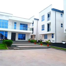 Ifemide Estates - Luxury Homes，位于阿库雷的酒店