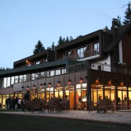 Hotel Rakitna，位于Rakitna的酒店