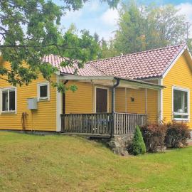 4 person holiday home in Rörvik，位于Rörvik的酒店
