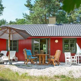 6 person holiday home in Nexø，位于斯诺厄拜克的酒店