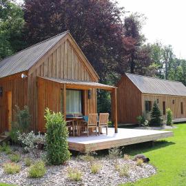 Les Cabanes du Moulin de l'Ortille & SPA，位于贡比涅的酒店