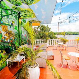 Hotel Villa del Lago，位于弗洛勒斯的酒店
