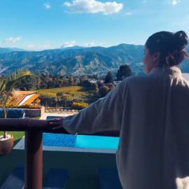 VIVE PARADISE - UNICA HOSTERIA TERMAL Only Adult a solo 15 minutos de la ciudad,位于麦德林的酒店
