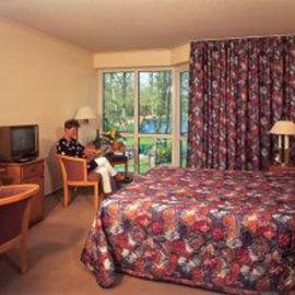 Hotel Fährkrug，位于滕普林的酒店