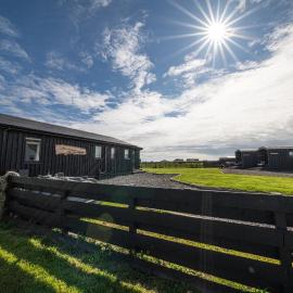 Farr North Lodge 1 On The NC500 With Stunning Sea Views!，位于威克的酒店