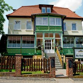 Hotel Am Kurpark，位于巴特苏德罗德的酒店