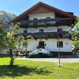Gästehaus Zugspitzblick，位于贝旺的酒店