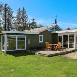 4 star holiday home in Hals，位于Hou的酒店