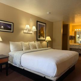 Cathedral Valley Inn，位于Caineville的酒店
