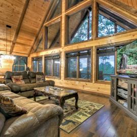 The Lst Shepherd - Game Nights, Hot Tub Soaks & Outdoor Fireside TV，位于车里罗格的酒店