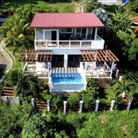 Roatan Infinity Pool and Ocean View Apartment，位于Jonesville的酒店