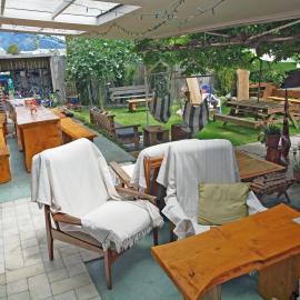 Annies Nirvana Lodge Backpackers，位于塔卡卡的酒店