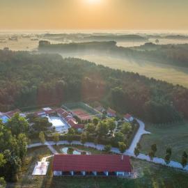 Csipkerózsa Parkhotel,位于Csólyospálos的酒店
